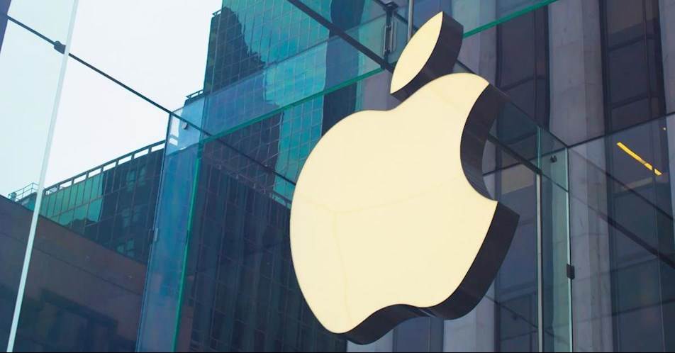Buffett goes bigger on banks, pumps brakes on Apple stock